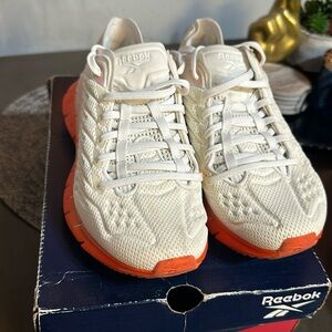 Reebok zig kinetica size 5 women’s